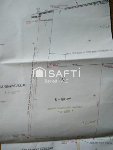 Terrain constructible de 698 m² ensolleillé