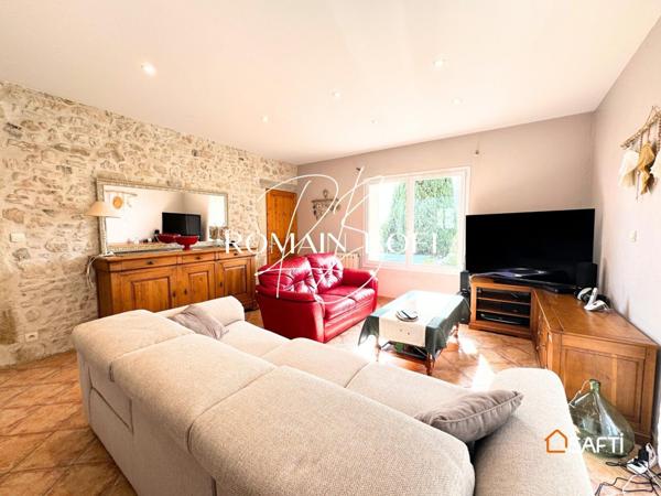 Mas 11 pièces de 250m2 aux portes d'Uzès