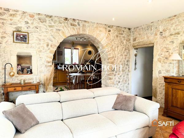 Mas 11 pièces de 250m2 aux portes d'Uzès