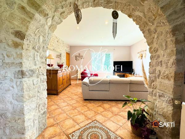 Mas 11 pièces de 250m2 aux portes d'Uzès