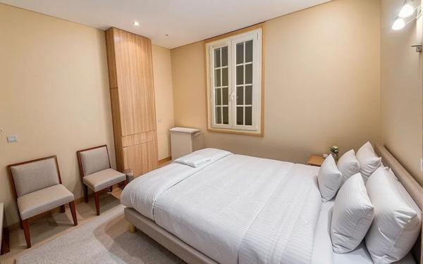 Maison à vendre    5 pièces •  Nîmes