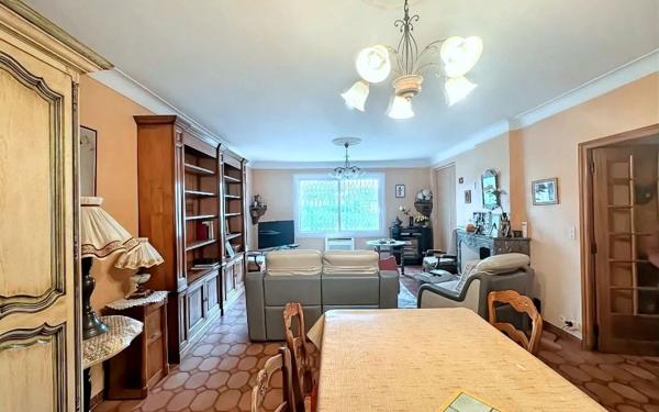 Maison à vendre    5 pièces •  Nîmes