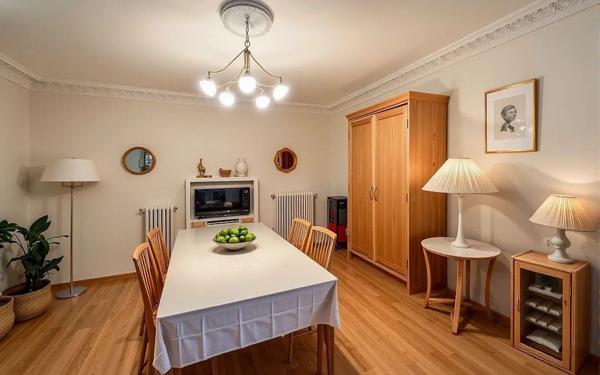 Maison à vendre    5 pièces •  Nîmes