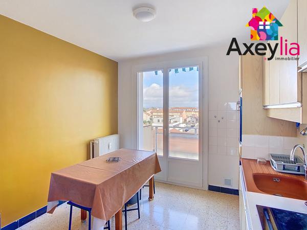 Riorges (42153) A VENDRE - RIORGES - APPARTEMENT T3 AVEC 5 BALCONS