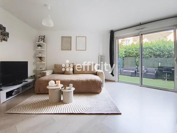 Appartement
         1 pièce
        - 35 m² 155 000 € *