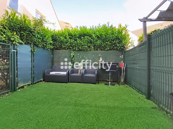 Appartement
         1 pièce
        - 35 m² 155 000 € *