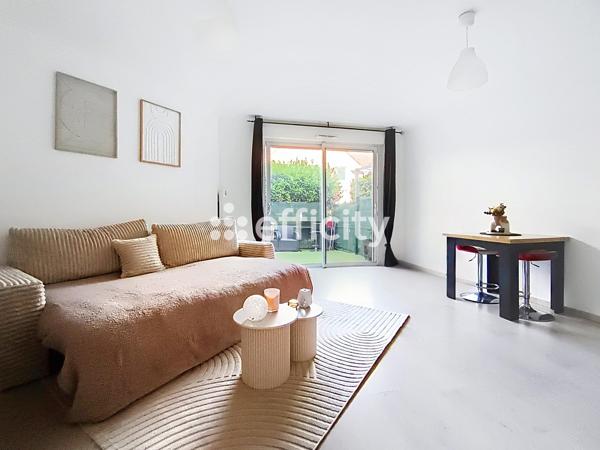 Appartement
         1 pièce
        - 35 m² 155 000 € *