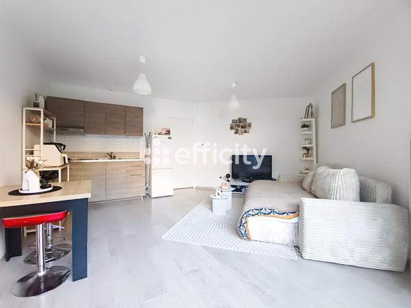 Appartement
         1 pièce
        - 35 m² 155 000 € *