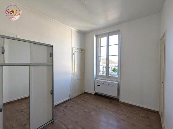 APPARTEMENT SPACIEUX PROCHE GARE À COGNAC Situé ...