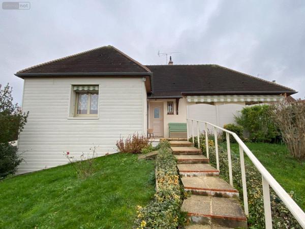 Pavillon à vendre à Mamers dans la Sarthe (72600), ref : 13873/922AC   
Proche centre ville