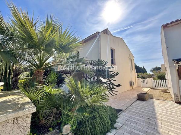 Vente                                                      Villa
                        
                     5 pièces                      97 m2                     à Sainte-Maxime