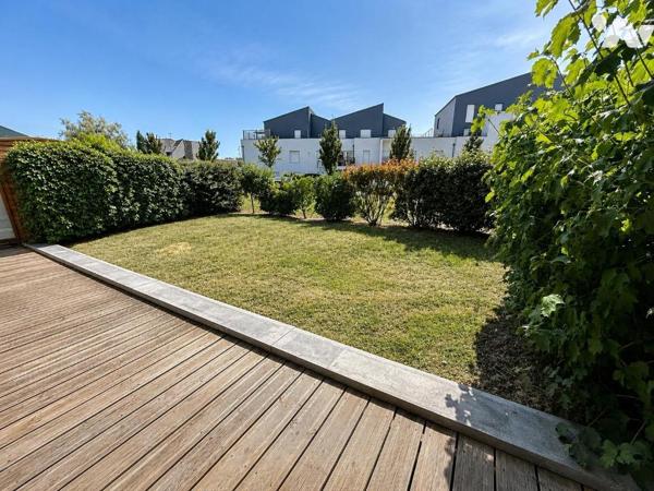Appartement T2 en rez-de-jardin / PETIT-PARAME

Situé dans le quartier recherché du Petit Par...