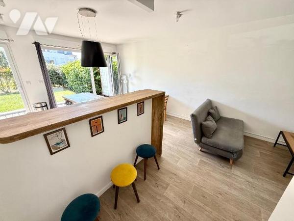 Appartement T2 en rez-de-jardin / PETIT-PARAME

Situé dans le quartier recherché du Petit Par...