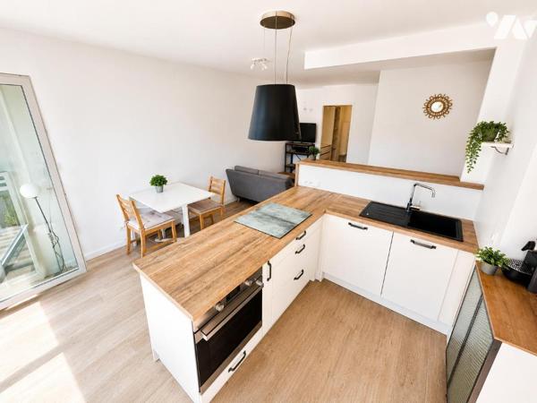 Appartement T2 en rez-de-jardin / PETIT-PARAME

Situé dans le quartier recherché du Petit Par...