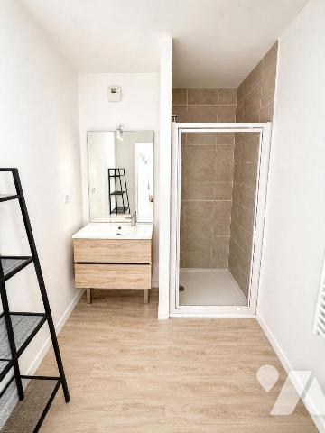 Appartement T2 en rez-de-jardin / PETIT-PARAME

Situé dans le quartier recherché du Petit Par...