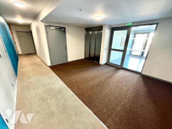 Appartement T2 en rez-de-jardin / PETIT-PARAME

Situé dans le quartier recherché du Petit Par...