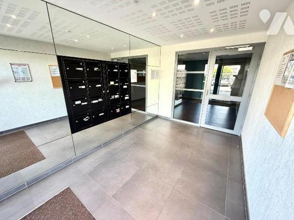 Appartement T2 en rez-de-jardin / PETIT-PARAME

Situé dans le quartier recherché du Petit Par...