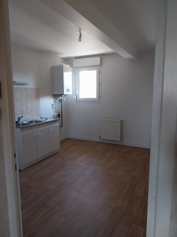 Appartement T2 – Rue Mme de Sévigné – Mayenne – 3121-0015