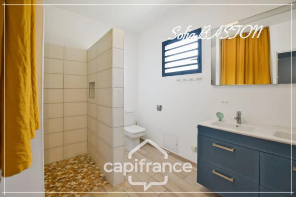 Villa d’exception au François (97240) – Maison contemporaine T5 + logement indépendant T3 – Vue mer & îlets – Piscine & jardin paysagé