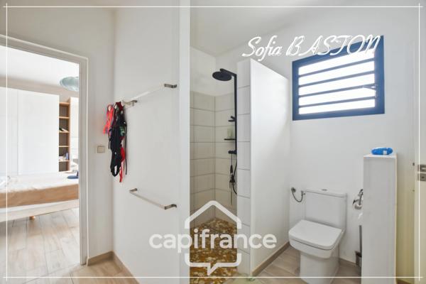 Villa d’exception au François (97240) – Maison contemporaine T5 + logement indépendant T3 – Vue mer & îlets – Piscine & jardin paysagé
