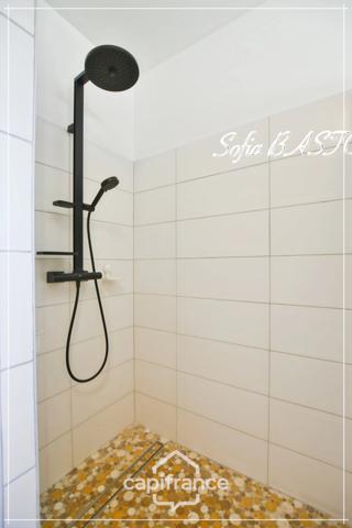 Villa d’exception au François (97240) – Maison contemporaine T5 + logement indépendant T3 – Vue mer & îlets – Piscine & jardin paysagé