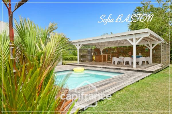 Villa d’exception au François (97240) – Maison contemporaine T5 + logement indépendant T3 – Vue mer & îlets – Piscine & jardin paysagé