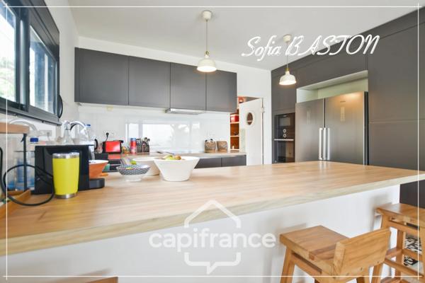 Villa d’exception au François (97240) – Maison contemporaine T5 + logement indépendant T3 – Vue mer & îlets – Piscine & jardin paysagé