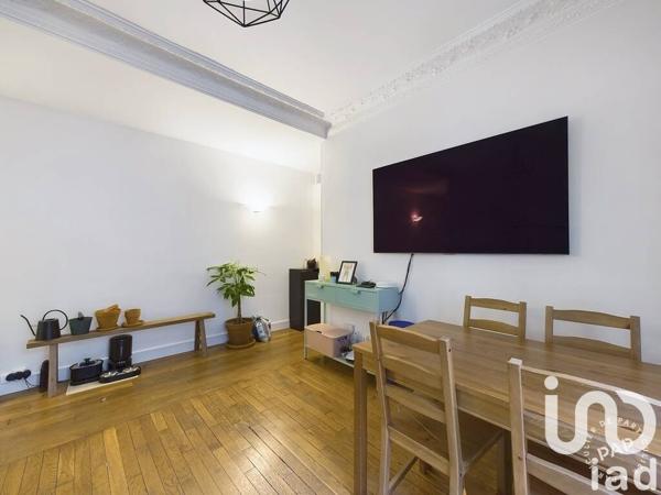 Appartement 2 pièces de 54 m² à Paris (75015)