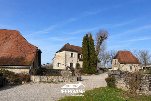 Maison ancienne - Livernon SECTEUR LIVERNON - Propriété Quercynoise avec maison, grange et ancien fournil aménagé
