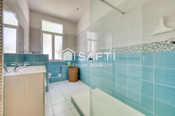 Maison de Maître 230 m² avec parc de 2500 m², plain pied, charme...