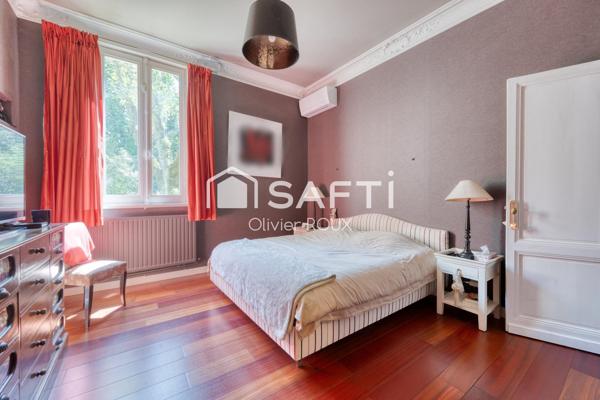 Maison de Maître 230 m² avec parc de 2500 m², plain pied, charme...