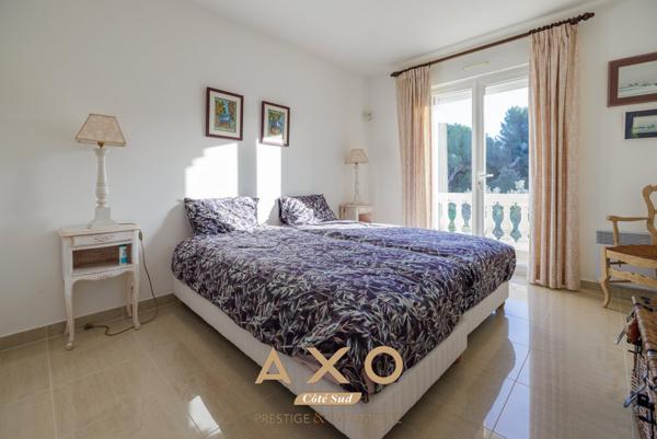 EXCLUSIVITE - SAINT-CANNAT- MAISON - T6 - 210 M2 - PISCINE - POOL HOUSE - TERRAIN 5 500 M2 - DOUBLE GARAGE - 1 295 000