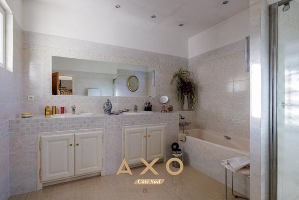 EXCLUSIVITE - SAINT-CANNAT- MAISON - T6 - 210 M2 - PISCINE - POOL HOUSE - TERRAIN 5 500 M2 - DOUBLE GARAGE - 1 295 000