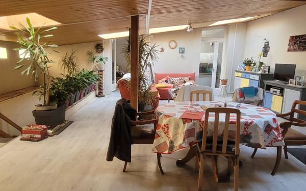 Immeuble à vendre    4 pièces • 175 m2 Mamers