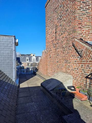 Au cœur du VIEUX-LILLE, 92 rue Royale, à proximité de la place du Concert, dans l'environnement luxueux et privilégié…