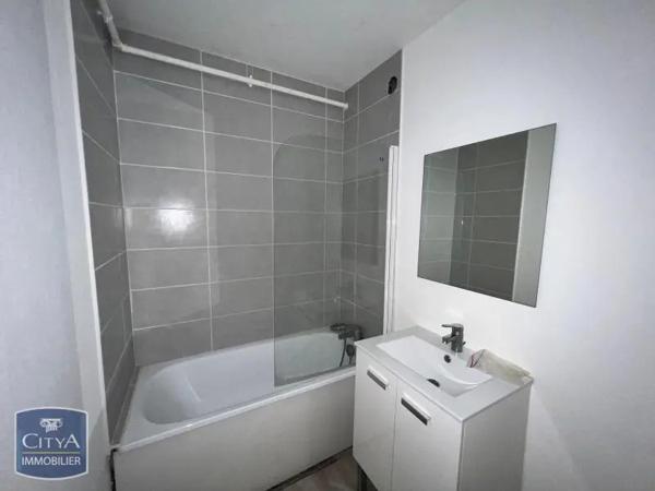 Appartement à louer 3 pièces 65.88m² Saint-Priest (69800)