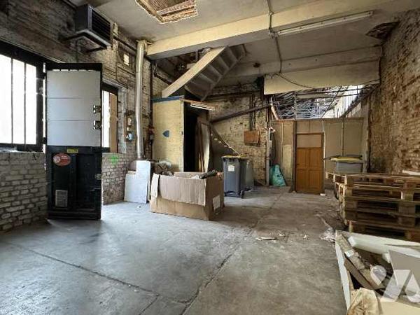 Local de stockage/commercial