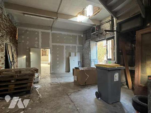 Local de stockage/commercial