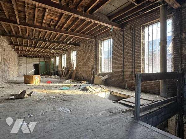 Local de stockage/commercial