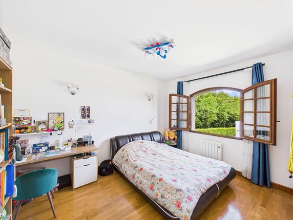 Haut Bouliac au calme maison traditionnelle de 250m2 hab avec garage de 50m2 sur parcelle de 1465m2 , Bouliac Haut Bouliac au calme maison traditionnelle de 250m2 hab avec garage de 50m2 sur parcelle de 1465m2 , Bouliac