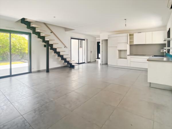 Prades-le-Lez (34730) Maison contemporaine 5 pièces, 3 chambres à Prades-le-Lez