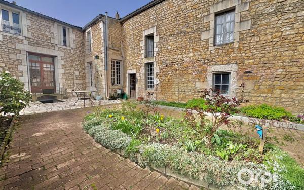 Maison à vendre    7 pièces •  Le Gua