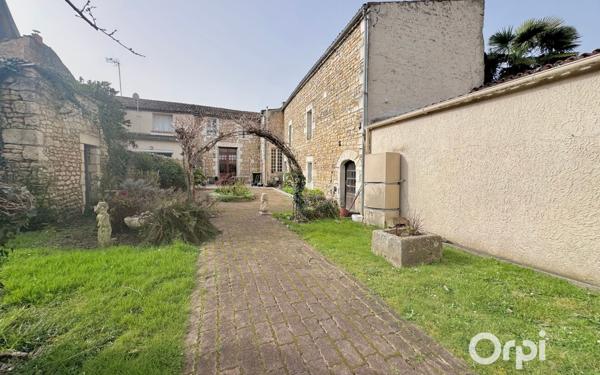 Maison à vendre    7 pièces •  Le Gua