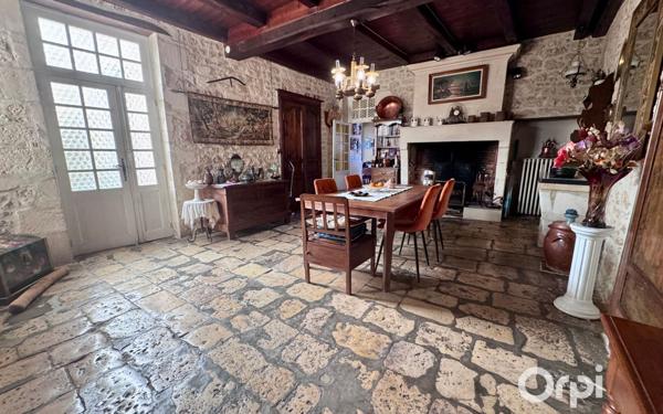 Maison à vendre    7 pièces •  Le Gua