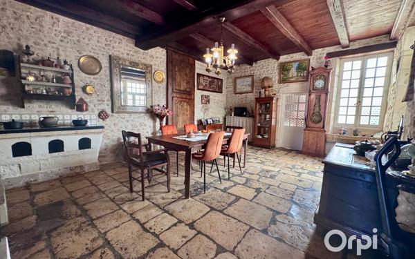 Maison à vendre    7 pièces •  Le Gua