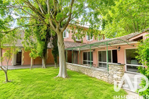 Maison à vendre 20 pièces 850 m² Fontaine-de-Vaucluse