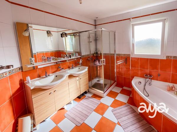 MAISON 128 M² + GRAND GARAGE 90 M² : IDÉAL PROJET, ACTIVITÉ OU INVESTISSEMENT