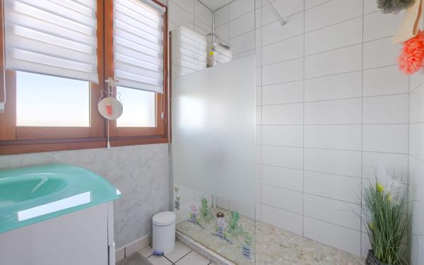 Maison à vendre    7 pièces •  Arpajon-sur-Cère