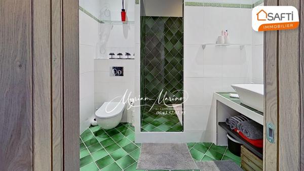 PLAN-DE-LA-TOUR, MAISON DE VILLAGE 125m2 ENTIÈREMENT CLIMATISÉE  AVEC TERRASSE