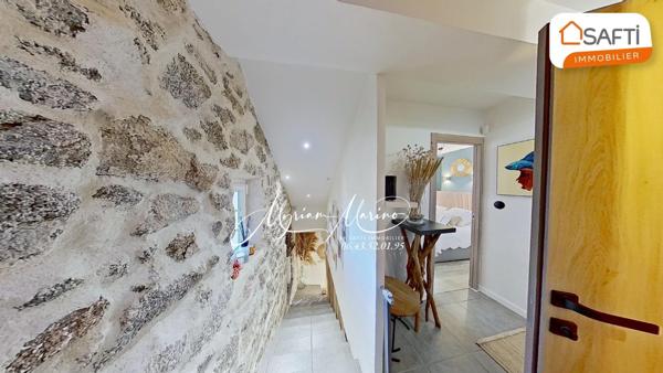 PLAN-DE-LA-TOUR, MAISON DE VILLAGE 125m2 ENTIÈREMENT CLIMATISÉE  AVEC TERRASSE